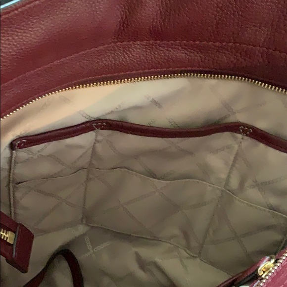 💋Michael Kors Maroon Purse - Picture 6 of 7